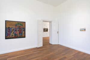 Philip Hudgson Dorrel, Sunday Mornings, 2025, Kaffeekapseln und Farbe auf Leinwand/ Coffee capsules and paint on canvas, Esther Forse, Cloud Study, 2026, Öl auf Holztafel/ Oil on panel © Villa Schöningen. Foto: Sascha Herrmann, 2026.
